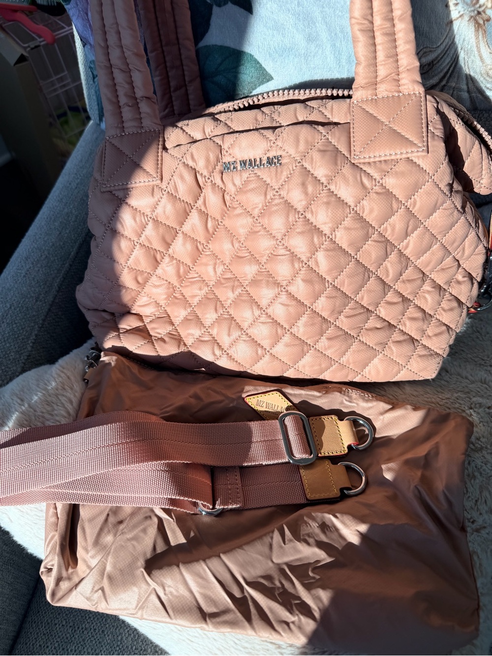 MZ Wallace Sutton Deluxe Medium bag in Dusty Rose - Picture 4 of 7